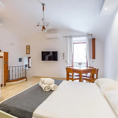 Tolentino Studio Flat By Napoliapartments Apartment *