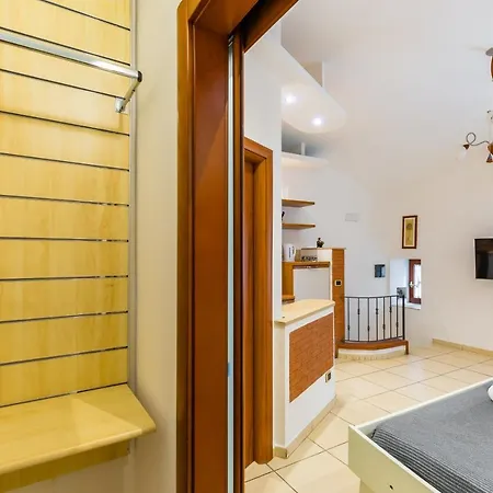 Tolentino Flat By Napoliapartments * Nápoly